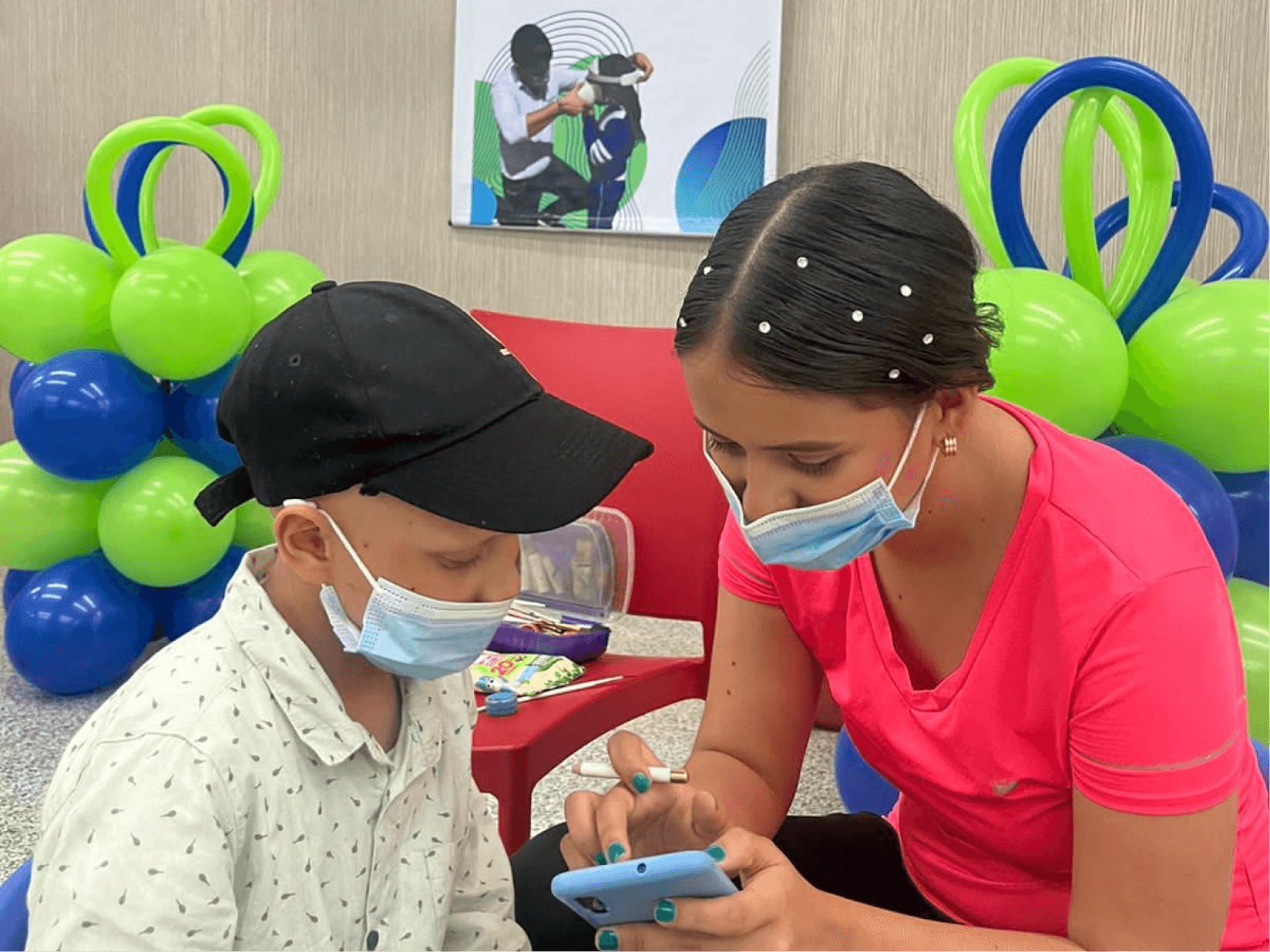 Día del Niño en el HIC: Xeminis llevó alegría a los pequeños guerreros de oncología
