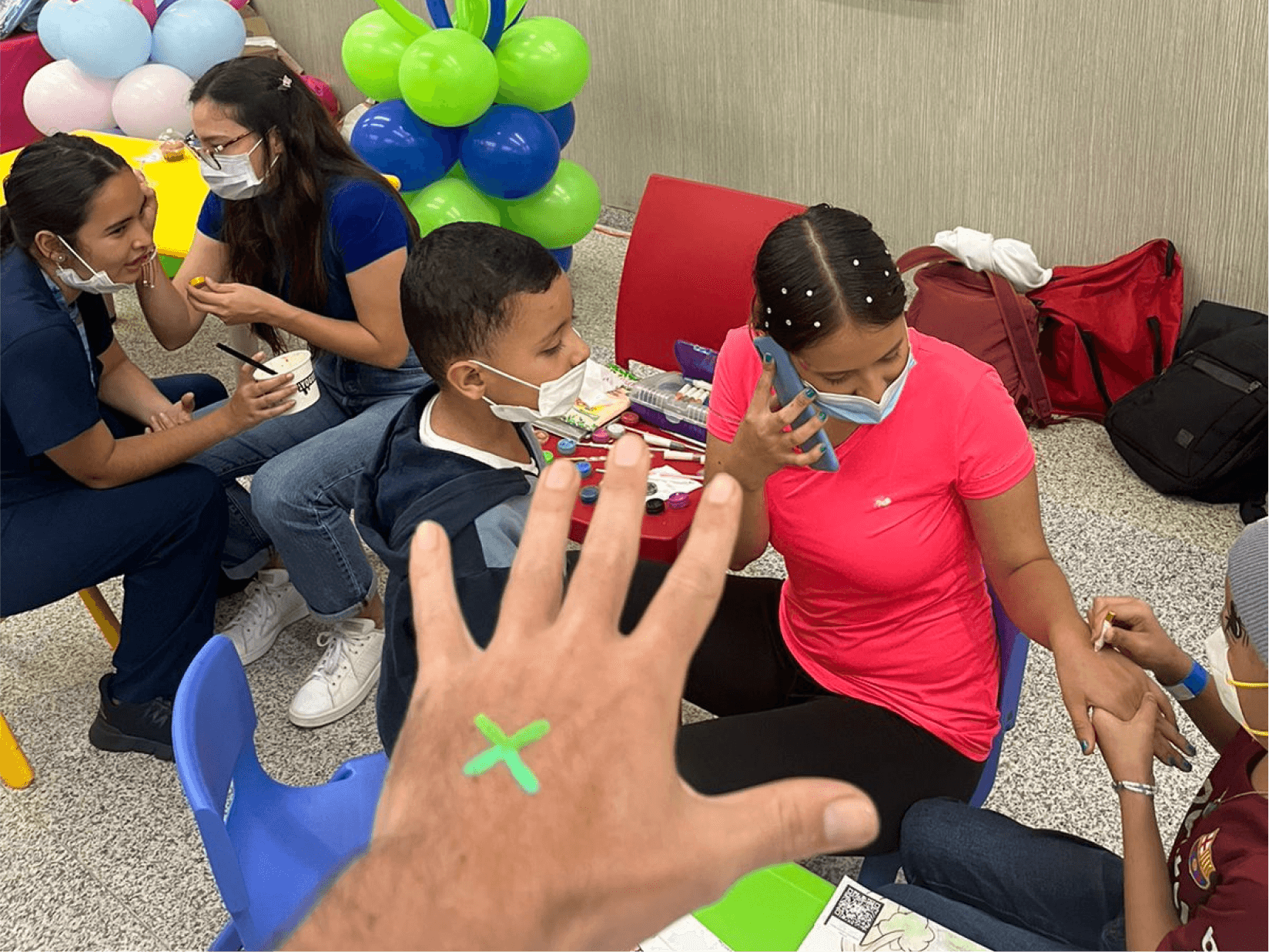 Día del Niño en el HIC: Xeminis llevó alegría a los pequeños guerreros de oncología — foto 3